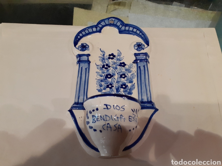 Antig&uuml;edades: Benditera de porcelana - Foto 1