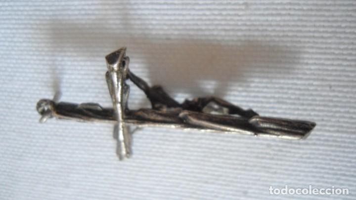 Antig&uuml;edades: PEQUE&Ntilde;O CRUCIFIJO DE PLATA - Foto 2