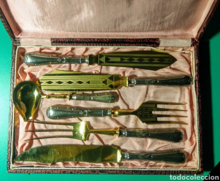 Antig&uuml;edades: 6 Cubiertos de servicio en alpaca dorada y estuche. - Foto 1
