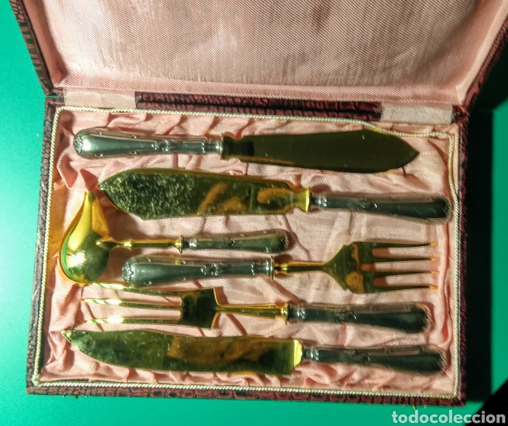 Antig&uuml;edades: 6 Cubiertos de servicio en alpaca dorada y estuche. - Foto 2