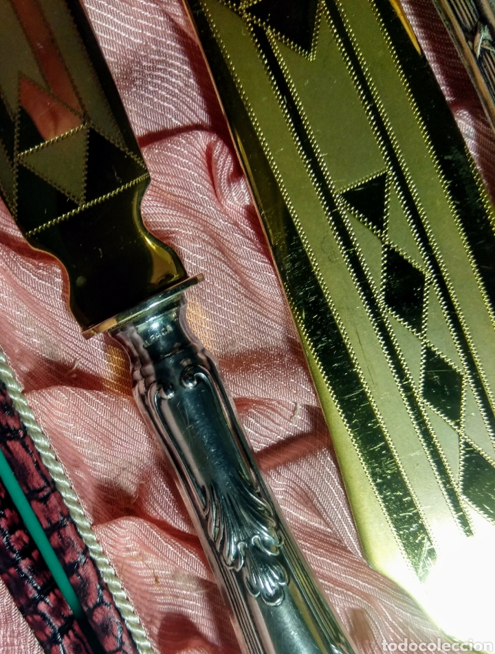 Antig&uuml;edades: 6 Cubiertos de servicio en alpaca dorada y estuche. - Foto 3