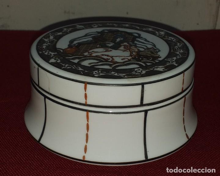 Antig&uuml;edades: CAJA O JOYERO DE OPALINA - Foto 3
