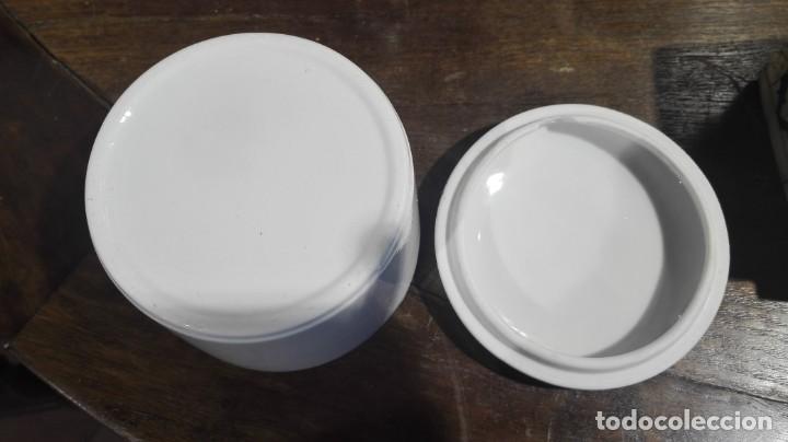 Antig&uuml;edades: Frasco de porcelana con tapa - Foto 3