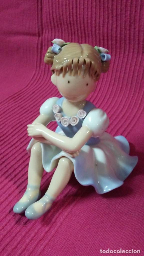 Antig&uuml;edades: PRECIOSA MU&Ntilde;ECA DE PORCELANA COSMOS