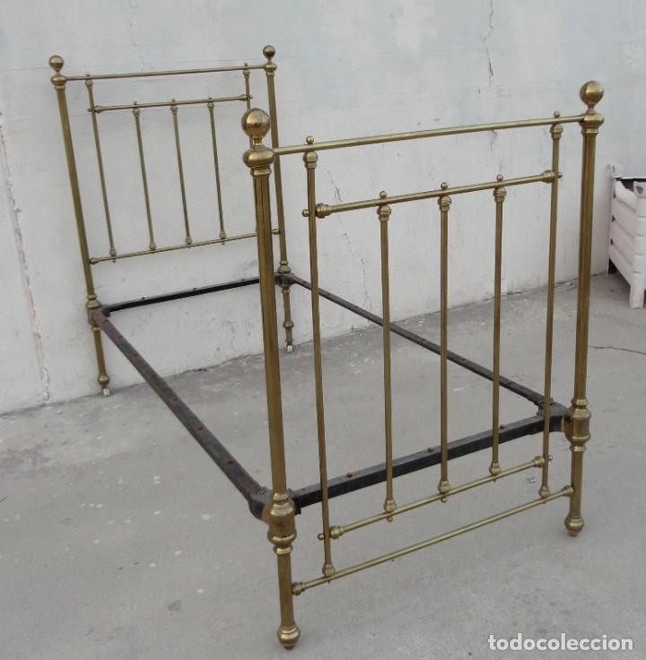 Antig&uuml;edades: Cama antigua de bronce de 90 - Foto 3