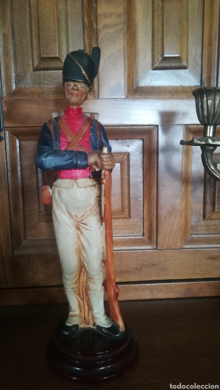 Antiquit&eacute;s: Bonita figura militar