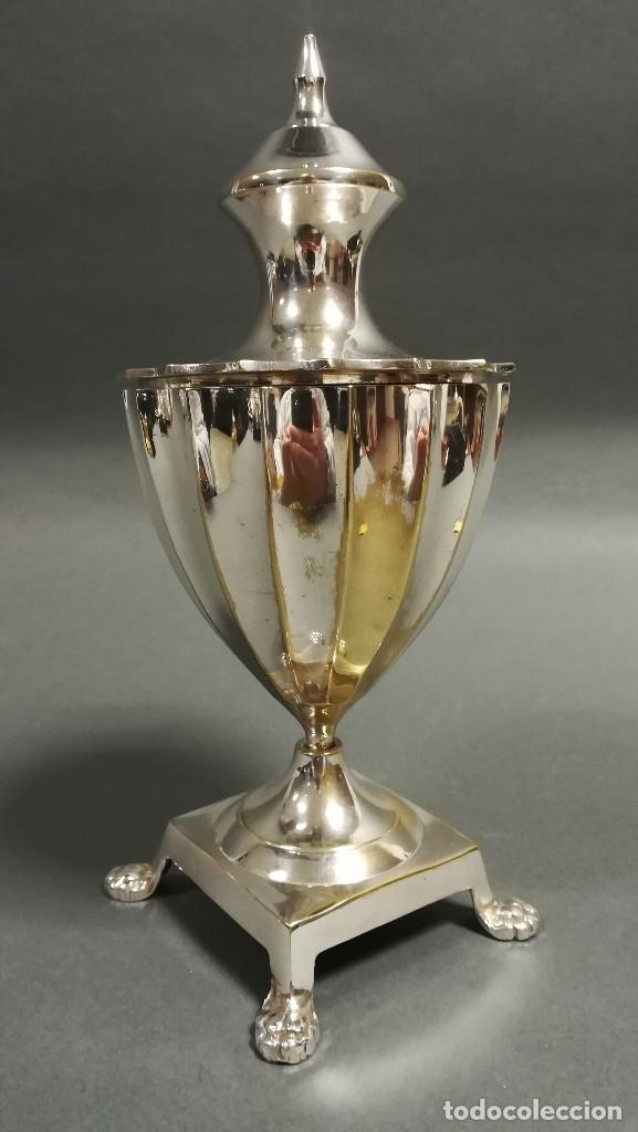 Antig&uuml;edades: COPA PLATEADA CON TAPA - Foto 1