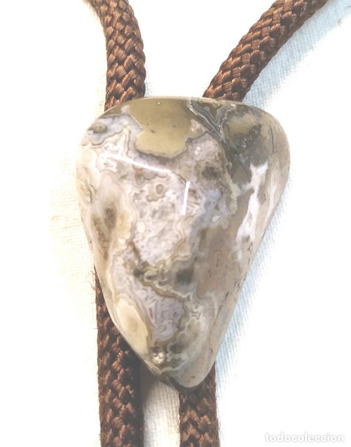 Antig&uuml;edades: Corbatin Corbata de cord&oacute;n con piedra Country. - Foto 2