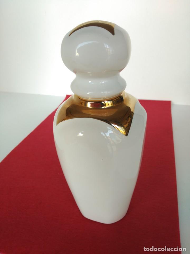 Antig&uuml;edades: Bote de porcelana - Foto 1