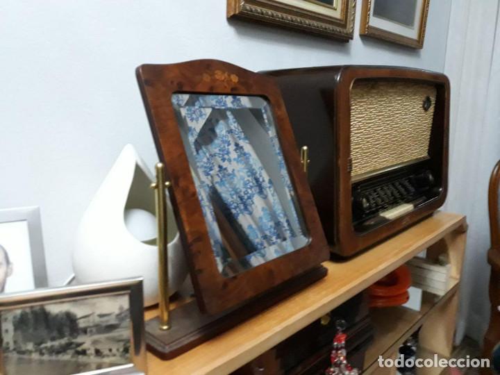 Antig&uuml;edades: Antiguo espejo abatible. Cristal biselado. - Foto 3