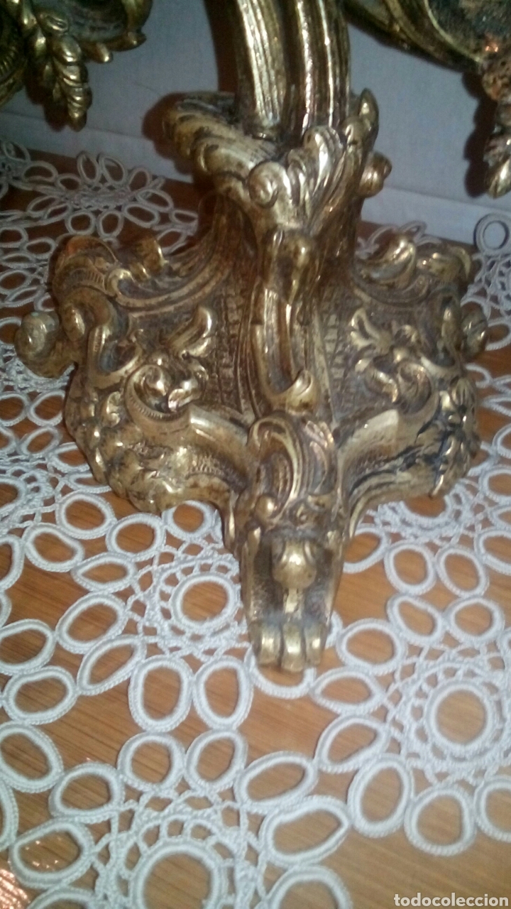 Antig&uuml;edades: Pareja de candelabros y reloj de bronce - Foto 6