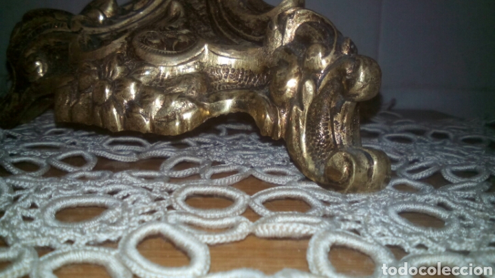 Antig&uuml;edades: Pareja de candelabros y reloj de bronce - Foto 12