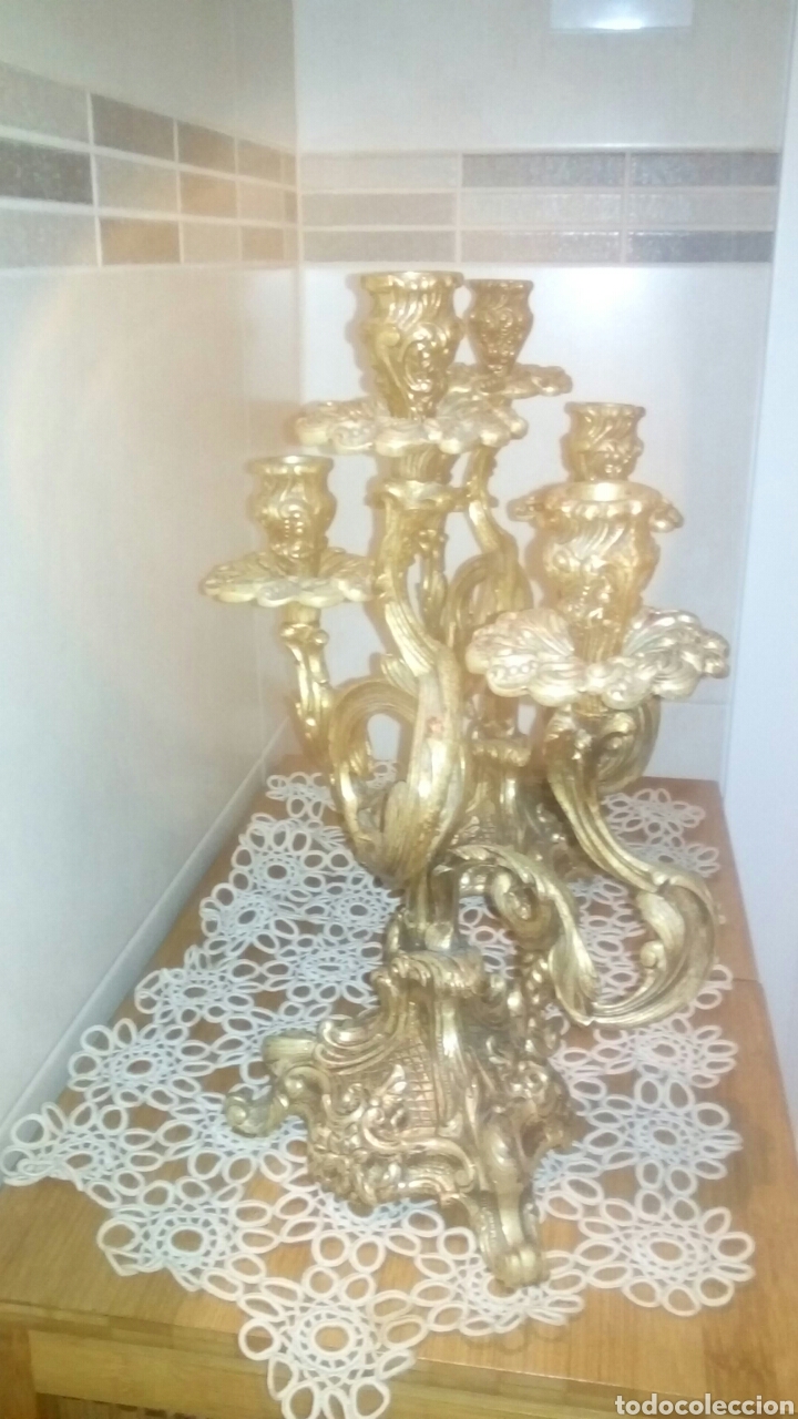 Antig&uuml;edades: Pareja de candelabros y reloj de bronce - Foto 18