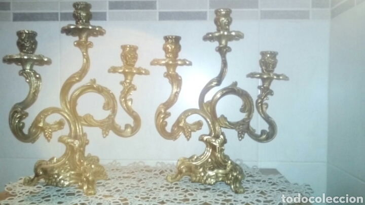 Antig&uuml;edades: Pareja de candelabros y reloj de bronce - Foto 20