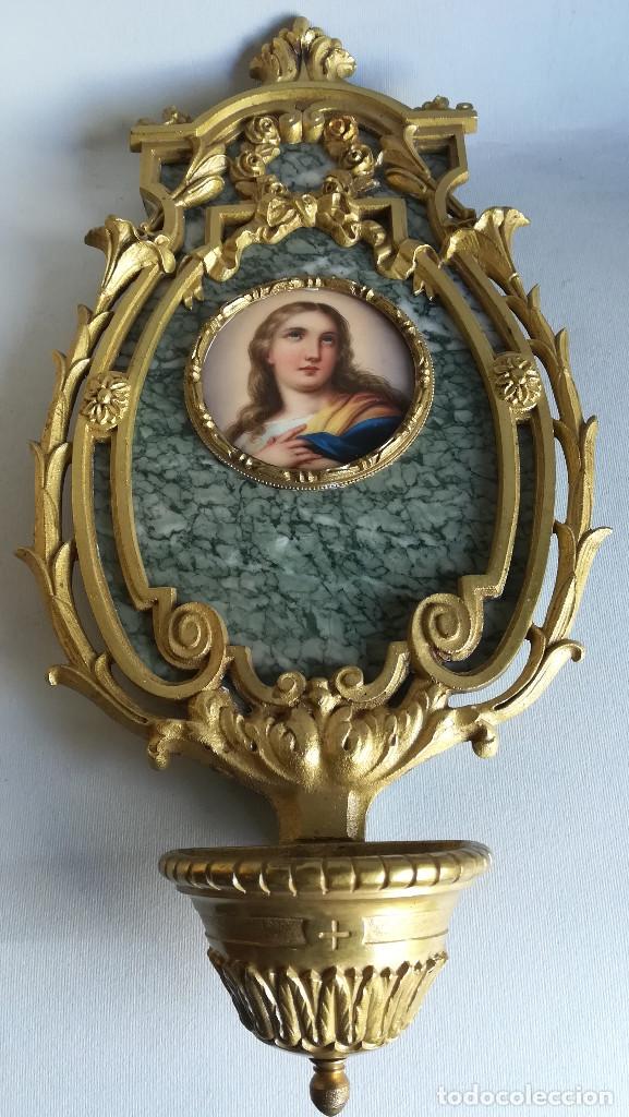 Antig&uuml;edades: BENDITERA DE BRONCE Y MARMOL, IMAGEN SOBRE ESMALTE - Foto 1