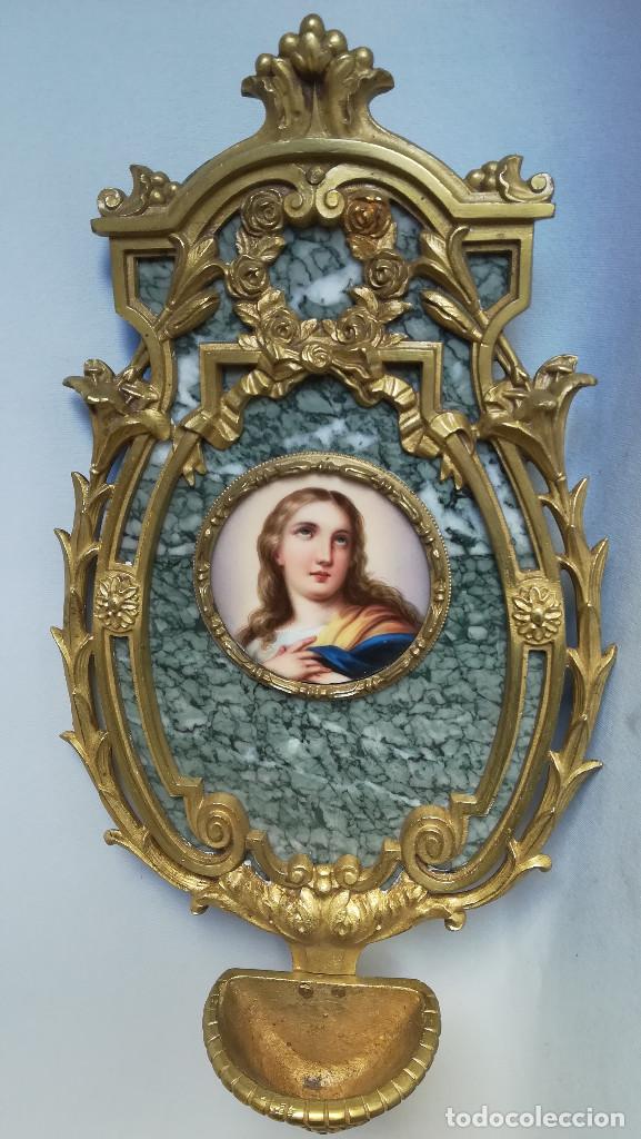 Antig&uuml;edades: BENDITERA DE BRONCE Y MARMOL, IMAGEN SOBRE ESMALTE - Foto 2