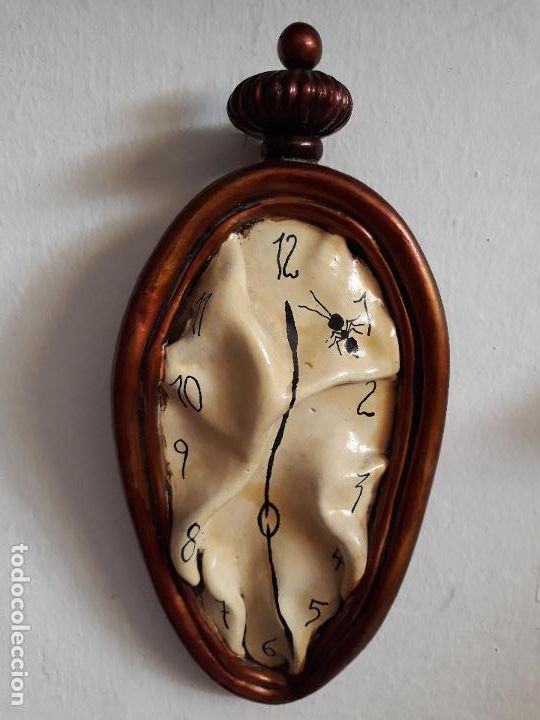 Antiquit&auml;ten: Figura para colgar reloj blando con hormiga pintado a mano- surrealismo dali- estuco escayola