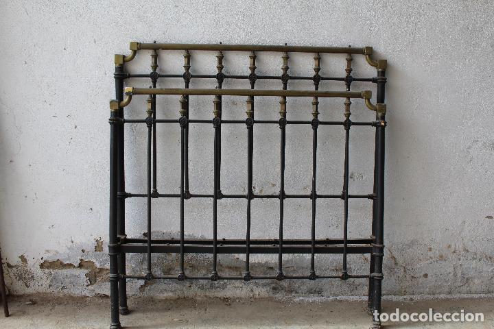 Antig&uuml;edades: cama antigua de hierro y lat&oacute;n - Foto 4
