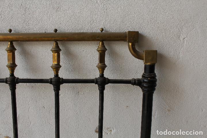 Antig&uuml;edades: cama antigua de hierro y lat&oacute;n - Foto 4