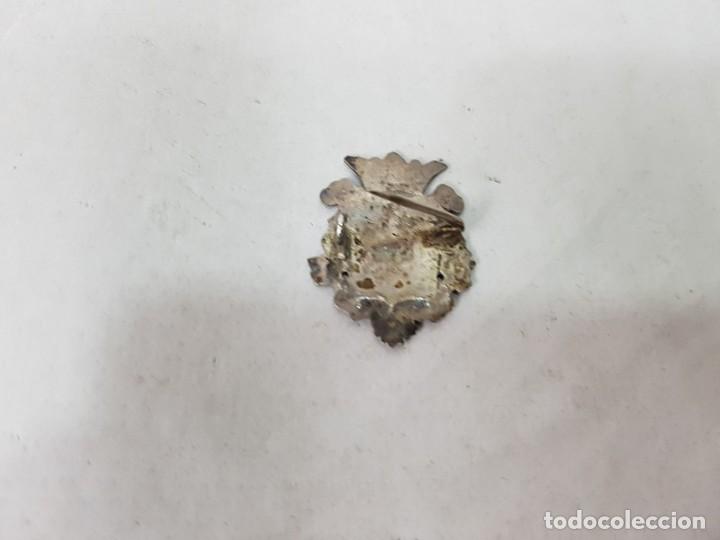 Antig&uuml;edades: BROCHE ANTIGUO DE PLATA CON CINTA DE SEDA - Foto 2