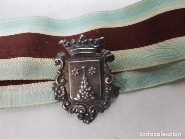 Antig&uuml;edades: BROCHE ANTIGUO DE PLATA CON CINTA DE SEDA - Foto 4