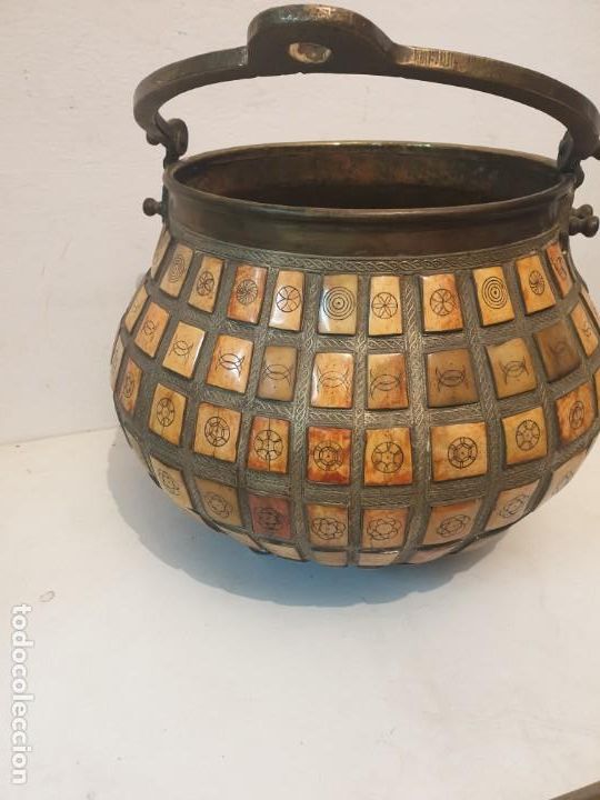 Antig&uuml;edades: CALDERO BRONCE CON INCRUSTACIONES PIEDRAS - Foto 2