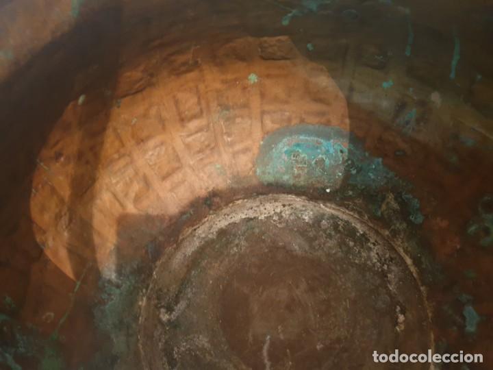 Antig&uuml;edades: CALDERO BRONCE CON INCRUSTACIONES PIEDRAS - Foto 5
