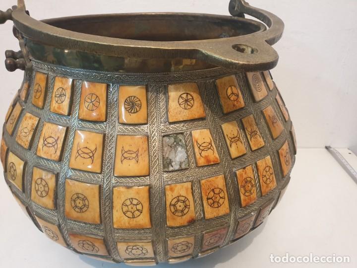 Antig&uuml;edades: CALDERO BRONCE CON INCRUSTACIONES PIEDRAS - Foto 10
