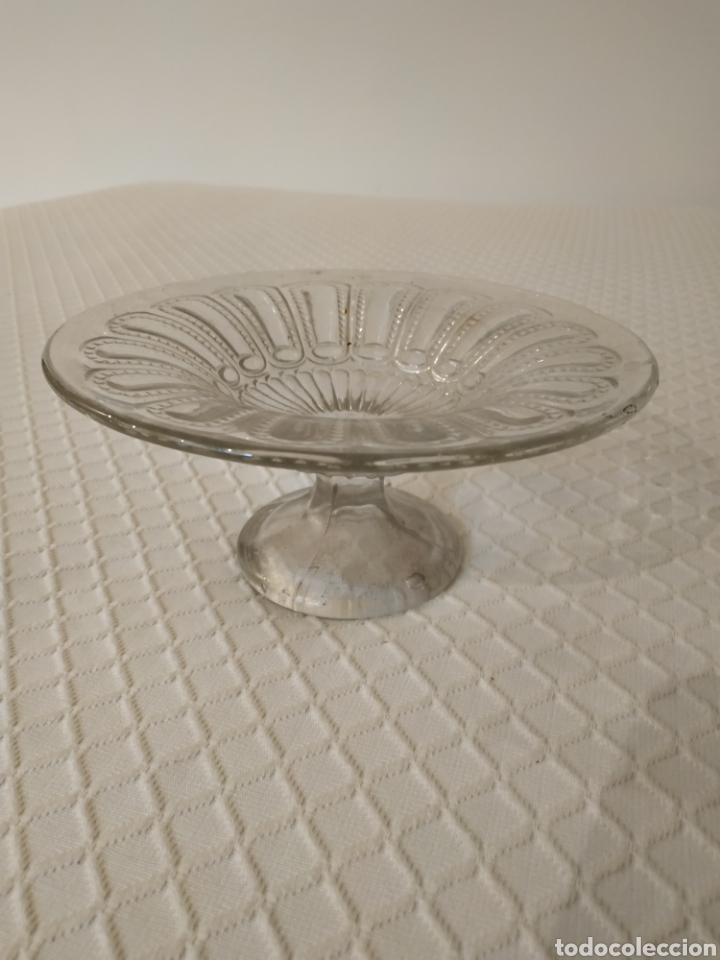 Antig&uuml;edades: Plato con pie cristal antiguo