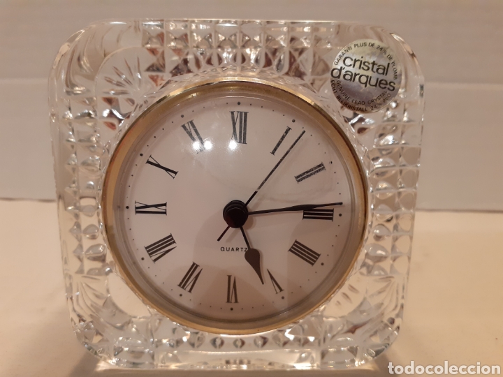 Antig&uuml;edades: Reloj encastrado en cristal macizo d'arques