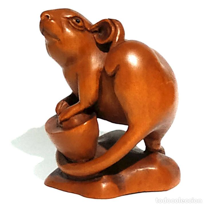 Antig&uuml;edades: Netsuke japones de madera, Raton con moneda - Foto 1