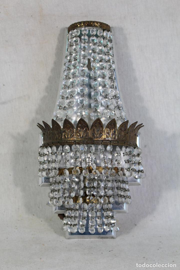 Antig&uuml;edades: aplique en metal y cristales de roca - Foto 1