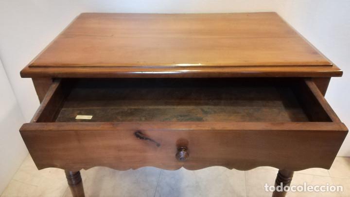 Antig&uuml;edades: MESA AUXILIAR BAJA DE MADERA - Foto 5