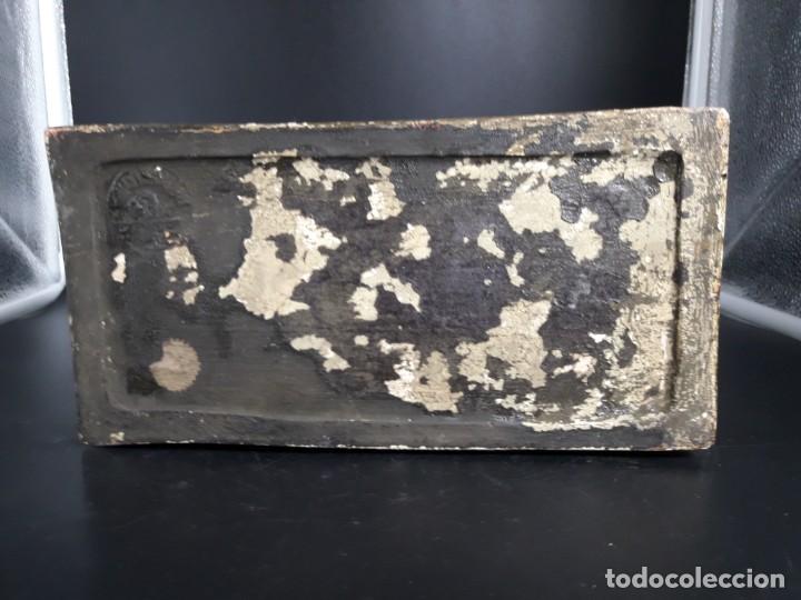Antig&uuml;edades: Caja de madera y estuco decorada - Foto 7