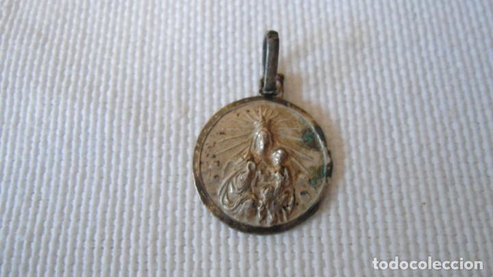 Antig&uuml;edades: PEQUE&Ntilde;A MEDALLA DE VIRGEN DE PLATA - Foto 1