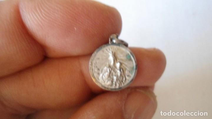 Antig&uuml;edades: PEQUE&Ntilde;A MEDALLA DE VIRGEN DE PLATA - Foto 2