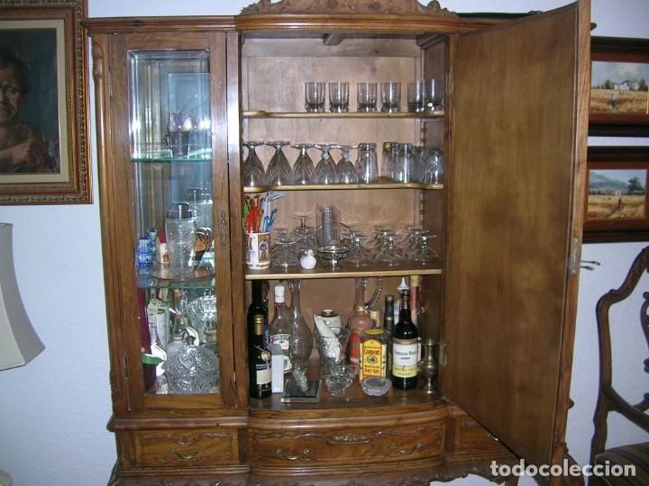 Antig&uuml;edades: Vitrina Tallada en Roble - Foto 2