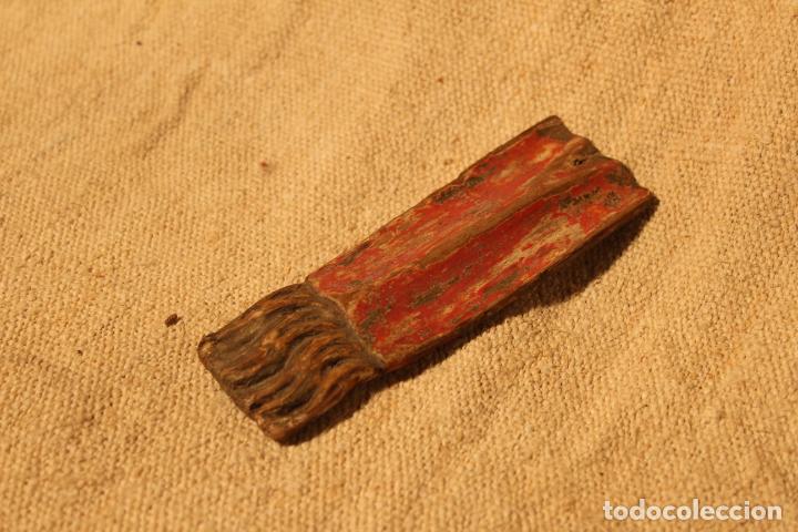 Antig&uuml;edades: faldon de madera de talla - Foto 2