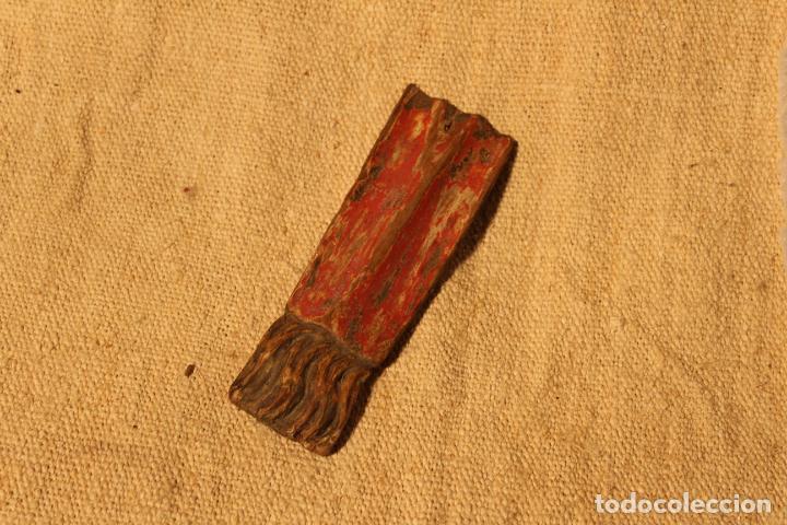 Antig&uuml;edades: faldon de madera de talla - Foto 3