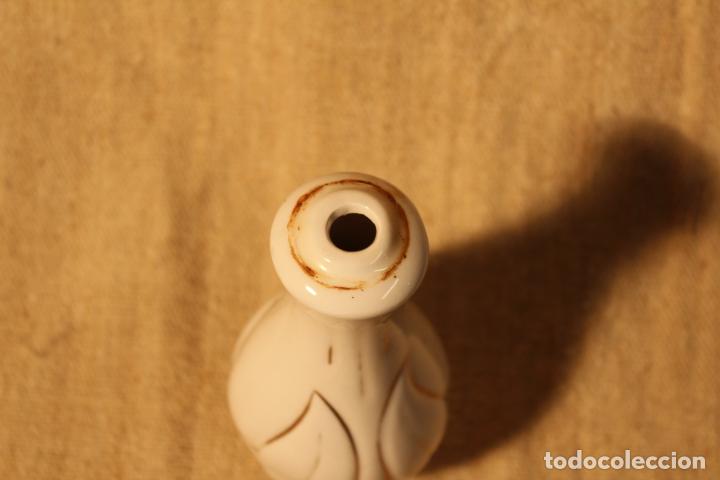 Antig&uuml;edades: pieza de lampara de loza - Foto 3