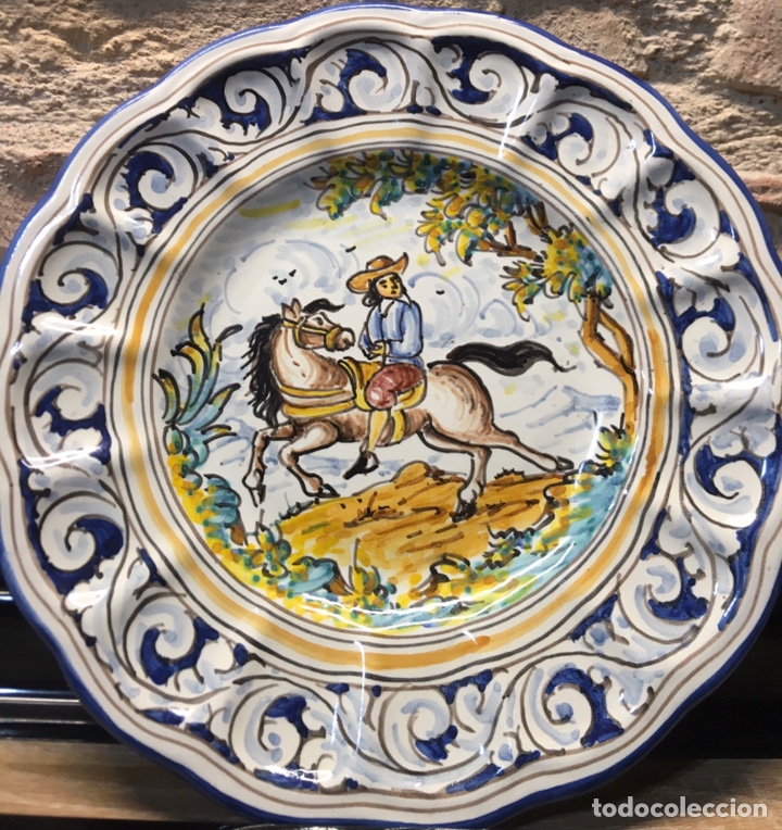 Antig&uuml;edades: Plato de Talavera de la Reina - Foto 1