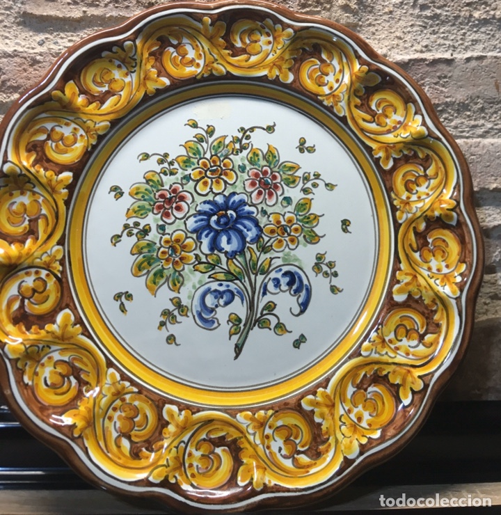 Antig&uuml;edades: Plato de flores Talavera - Foto 1