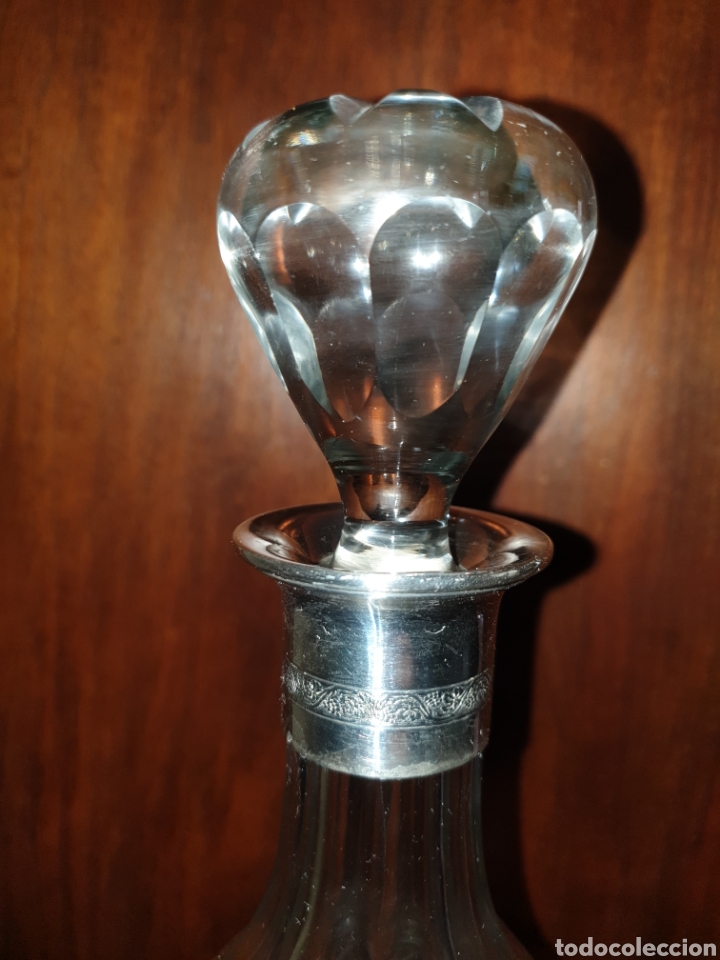 Antig&uuml;edades: Licorera cristal y plata repujada - Foto 2