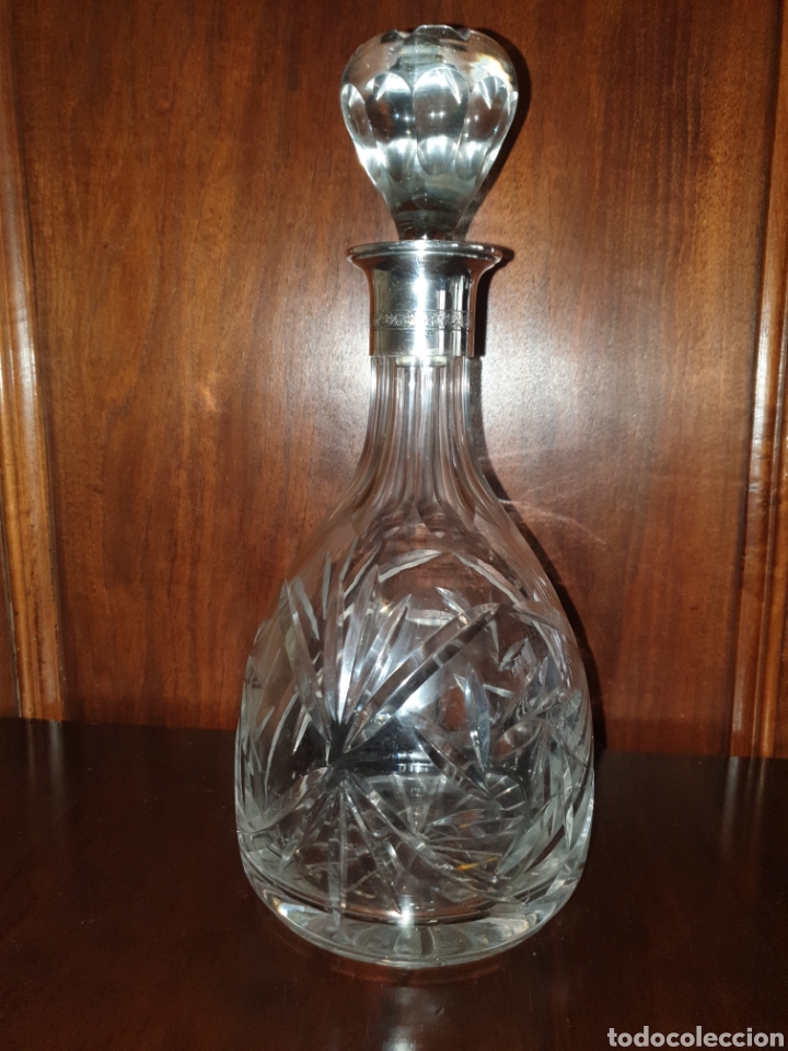 Antig&uuml;edades: Licorera cristal y plata repujada - Foto 1
