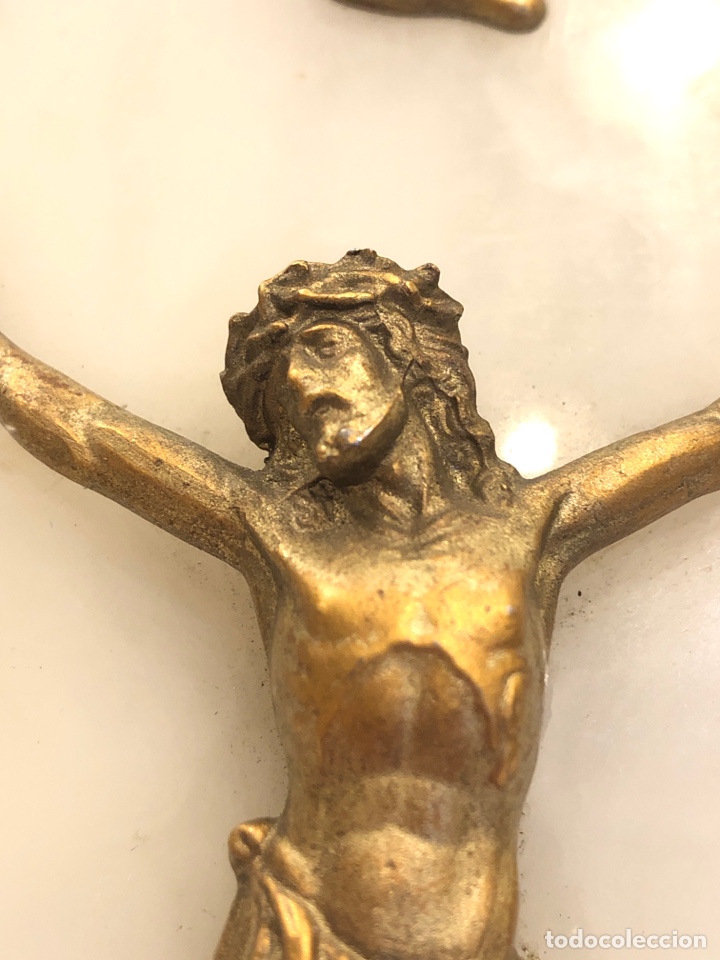 Antig&uuml;edades: Crucifijo de bronce con base de alabastro - Foto 3