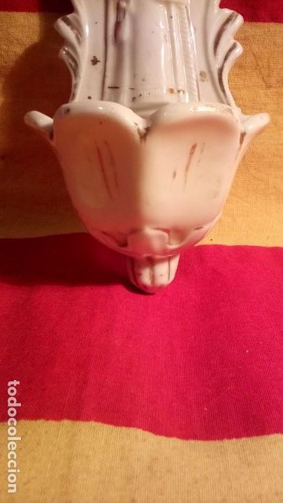 Antig&uuml;edades: BENDITERA DE PORCELANA . - Foto 5