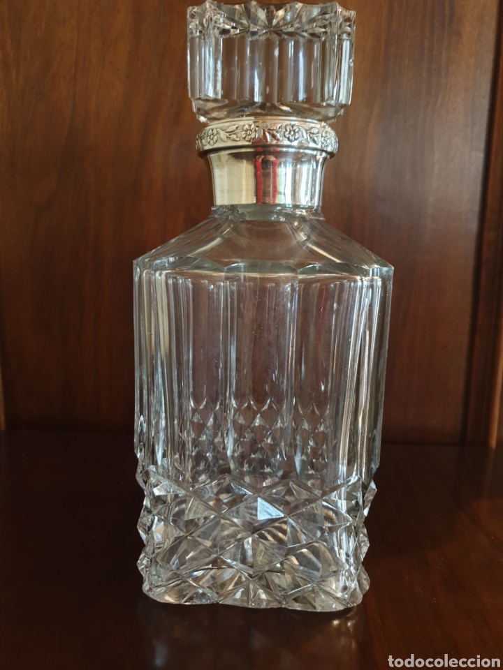 Antig&uuml;edades: Licorera de cristal y plata - Foto 1