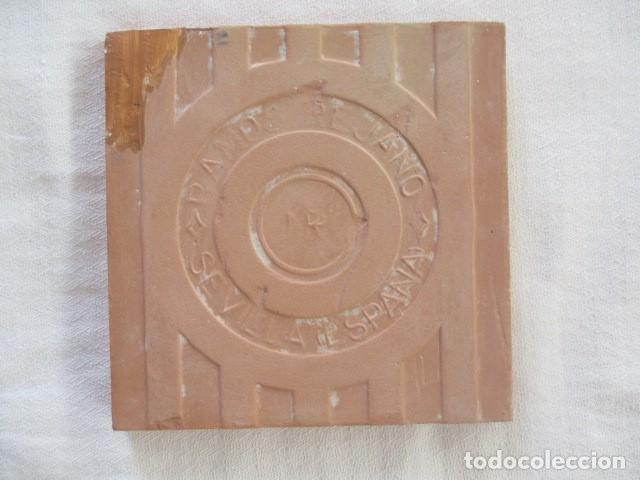 Antig&uuml;edades: Azulejo heraldico Ramos Rejano - Foto 2