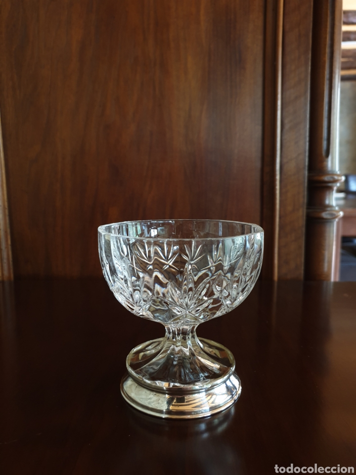 Antig&uuml;edades: Copa de cristal con base de plata - Foto 1