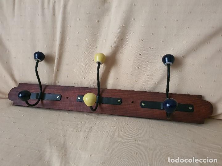 Antig&uuml;edades: PERCHA 3 GANCHOS - Foto 1